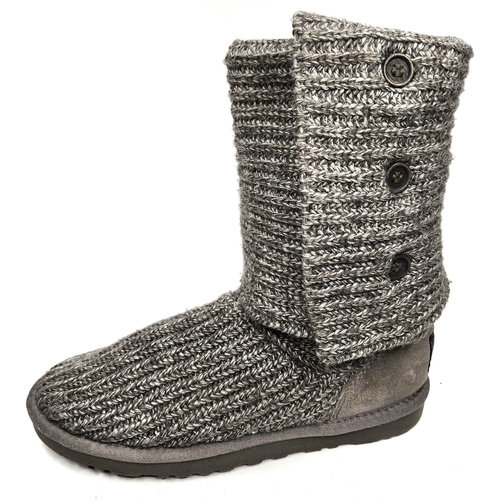 UGG Classic Cardigan Knit Boots in Gray size 8